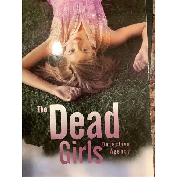 Dead Girls Detective Agency by Suzy Cox (2012, Trade Paperback) - Picture 4 of 4